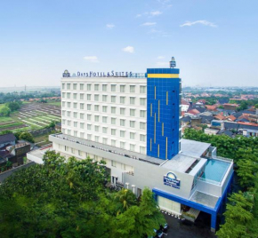 Отель Days Hotel & Suites by Wyndham Jakarta Airport  Тангеранг